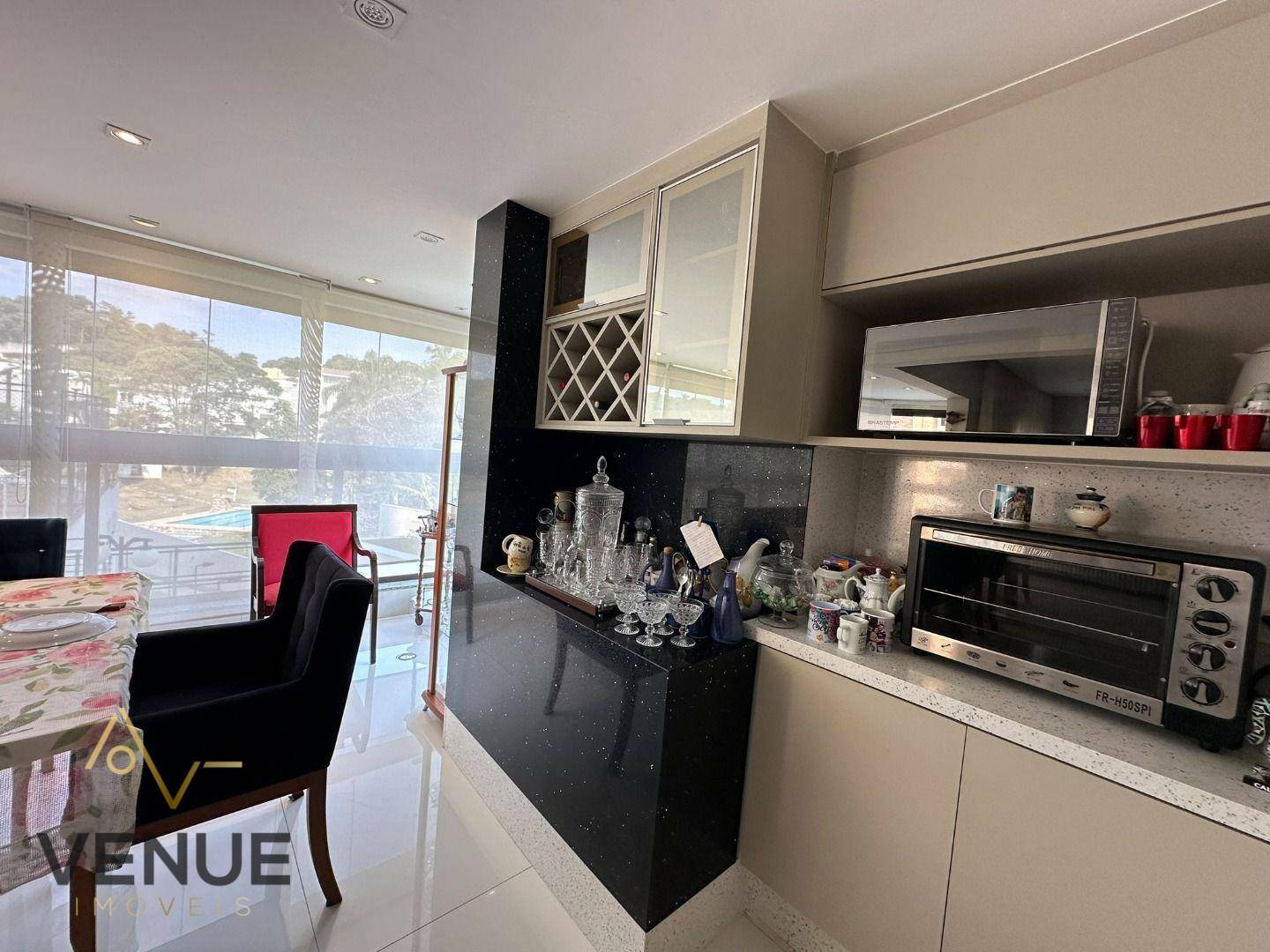 Apartamento à venda com 3 quartos, 193m² - Foto 7