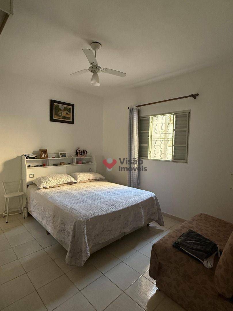 Casa à venda com 2 quartos, 120m² - Foto 11