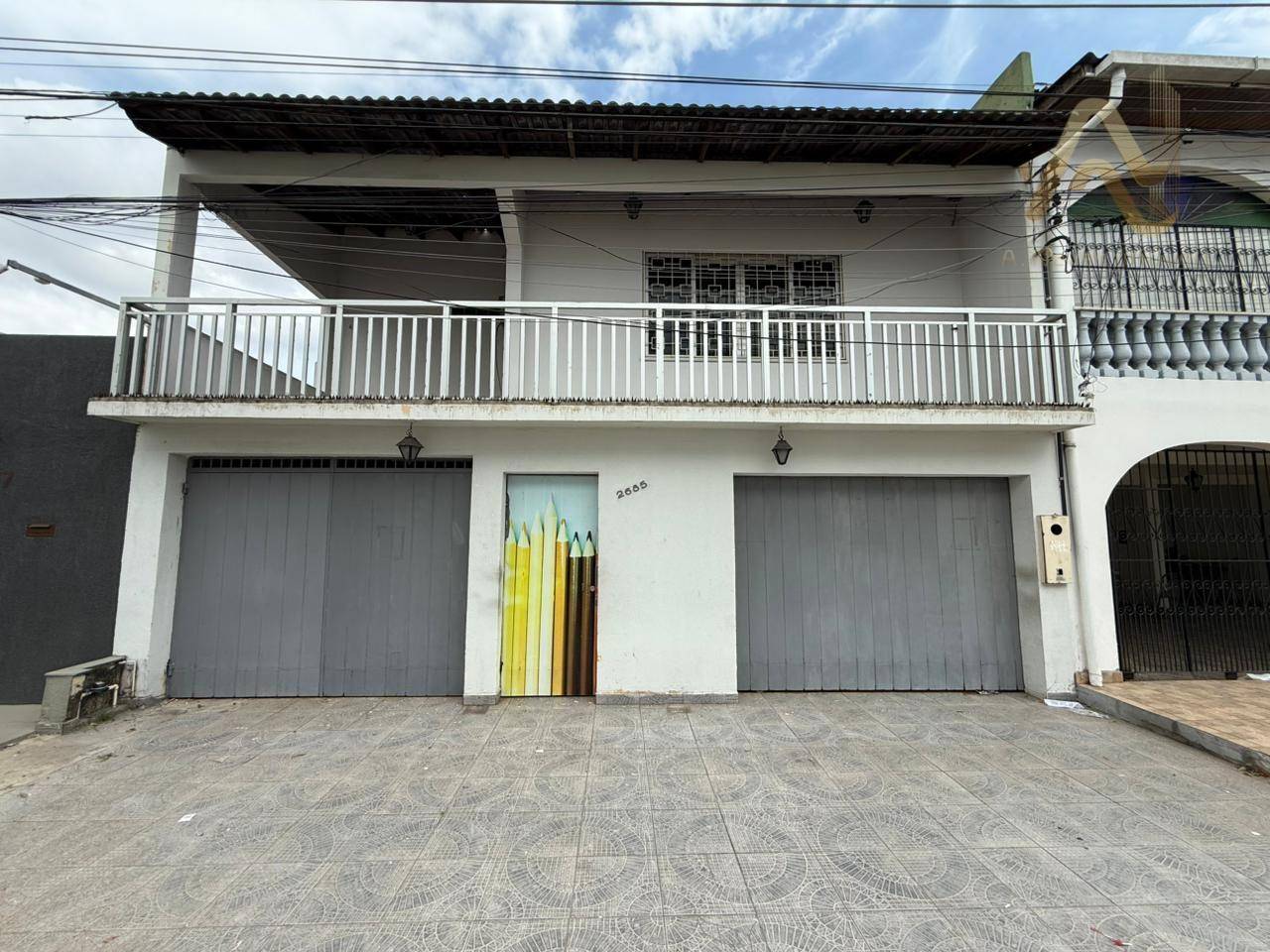 Casa, 5 quartos, 315 m² - Foto 1