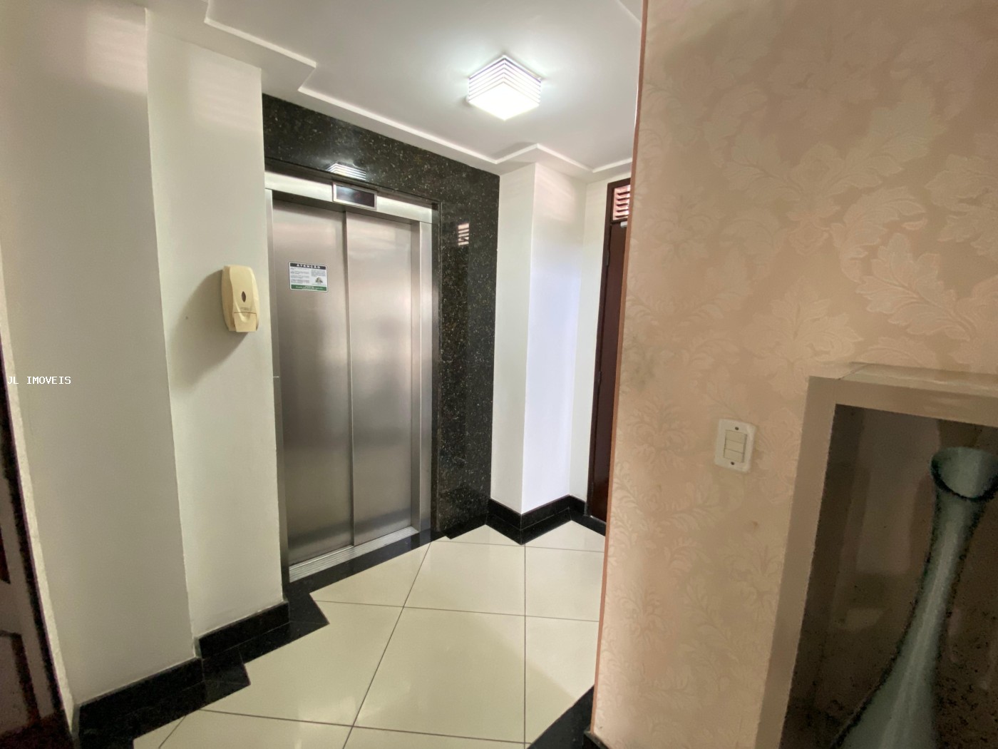 Apartamento para alugar com 3 quartos, 200m² - Foto 17