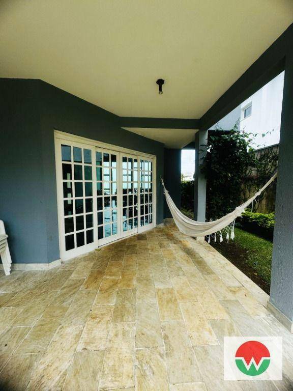 Casa de Condomínio para alugar com 4 quartos, 350m² - Foto 4