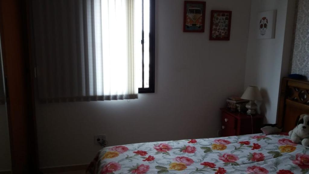 Apartamento à venda com 3 quartos, 72m² - Foto 2