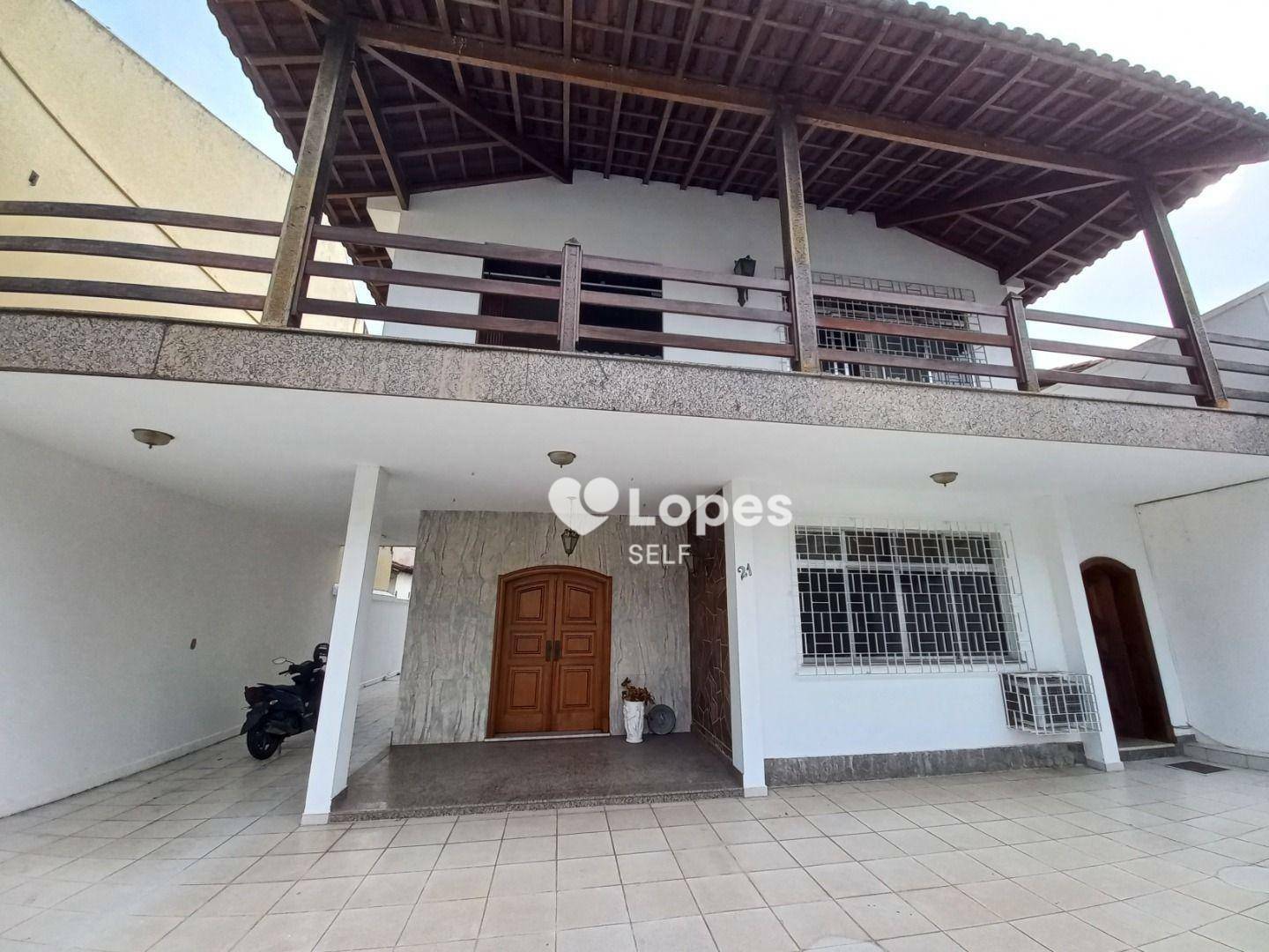 Casa à venda com 6 quartos, 450m² - Foto 2