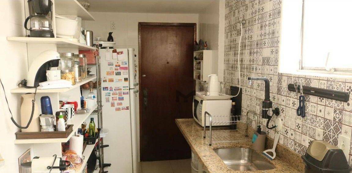 Apartamento à venda com 2 quartos, 70m² - Foto 11