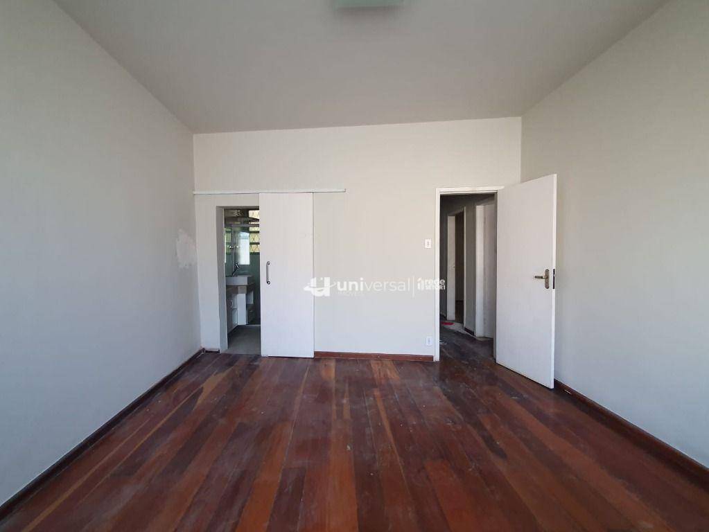 Casa de Condomínio à venda e aluguel com 4 quartos, 250m² - Foto 2