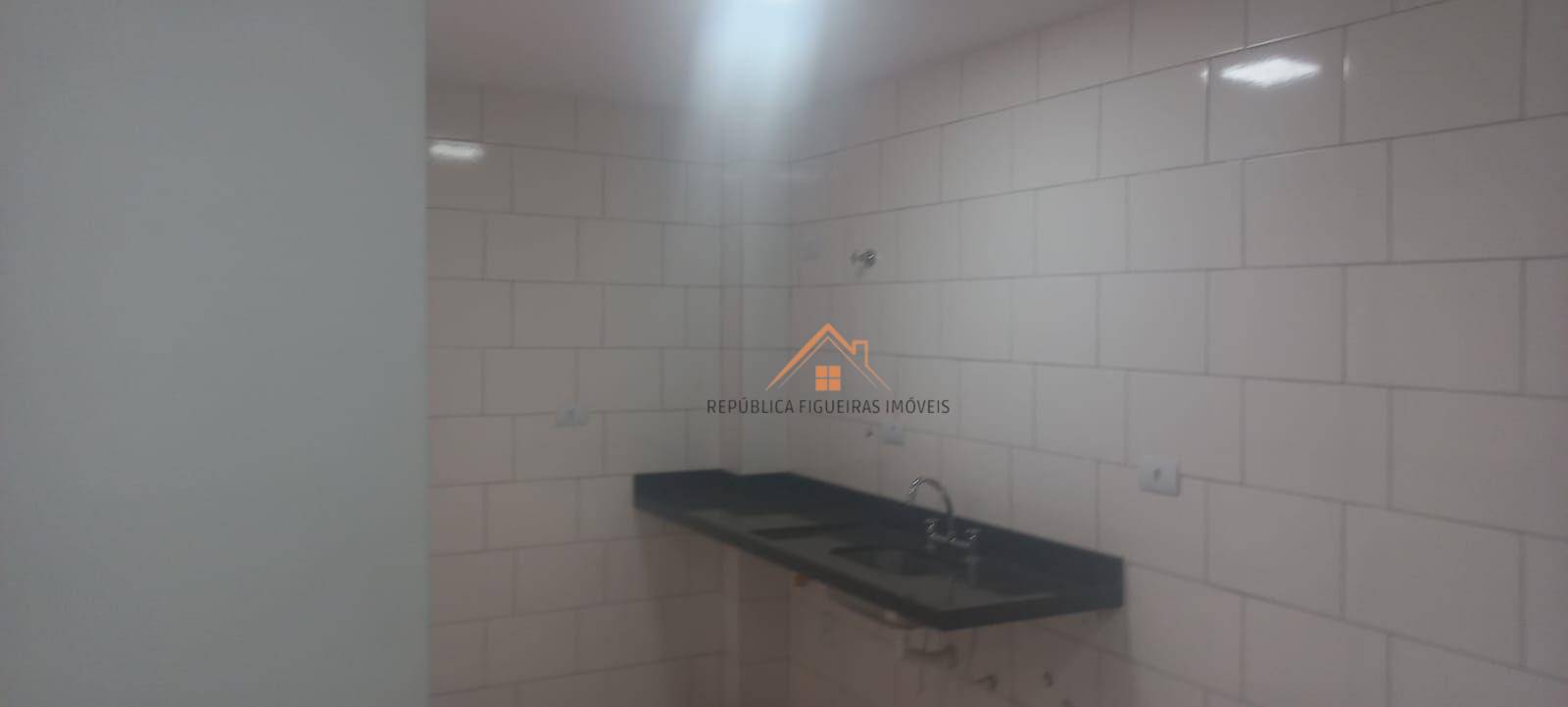 Apartamento à venda com 2 quartos, 44m² - Foto 2