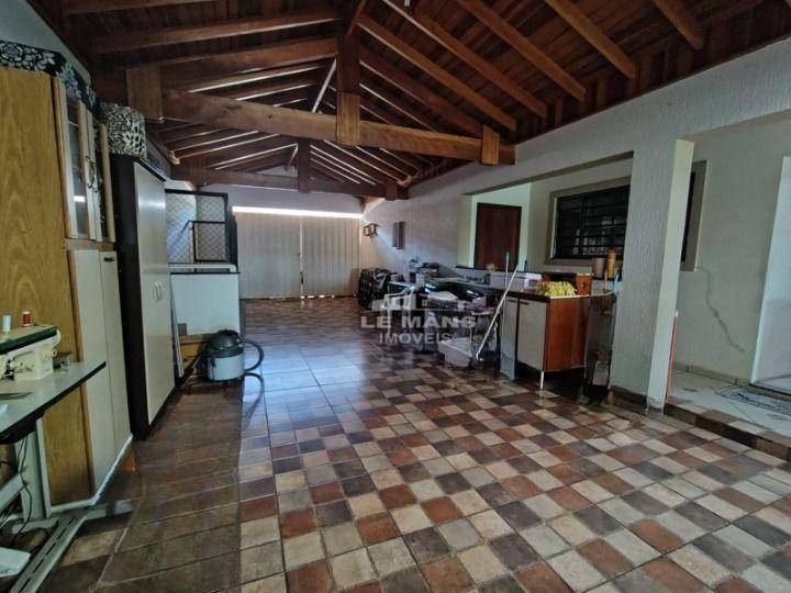 Casa à venda com 6 quartos, 296m² - Foto 22