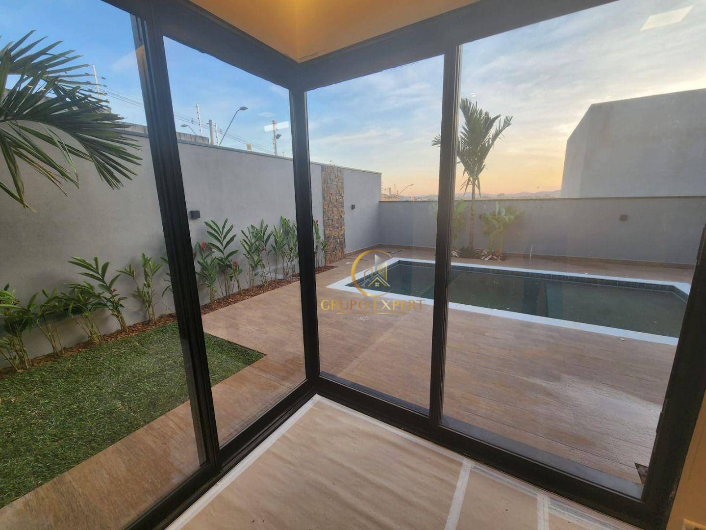 Casa de Condomínio à venda com 4 quartos, 300m² - Foto 19