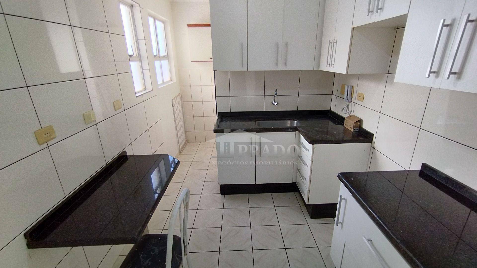 Apartamento à venda com 3 quartos, 70m² - Foto 2