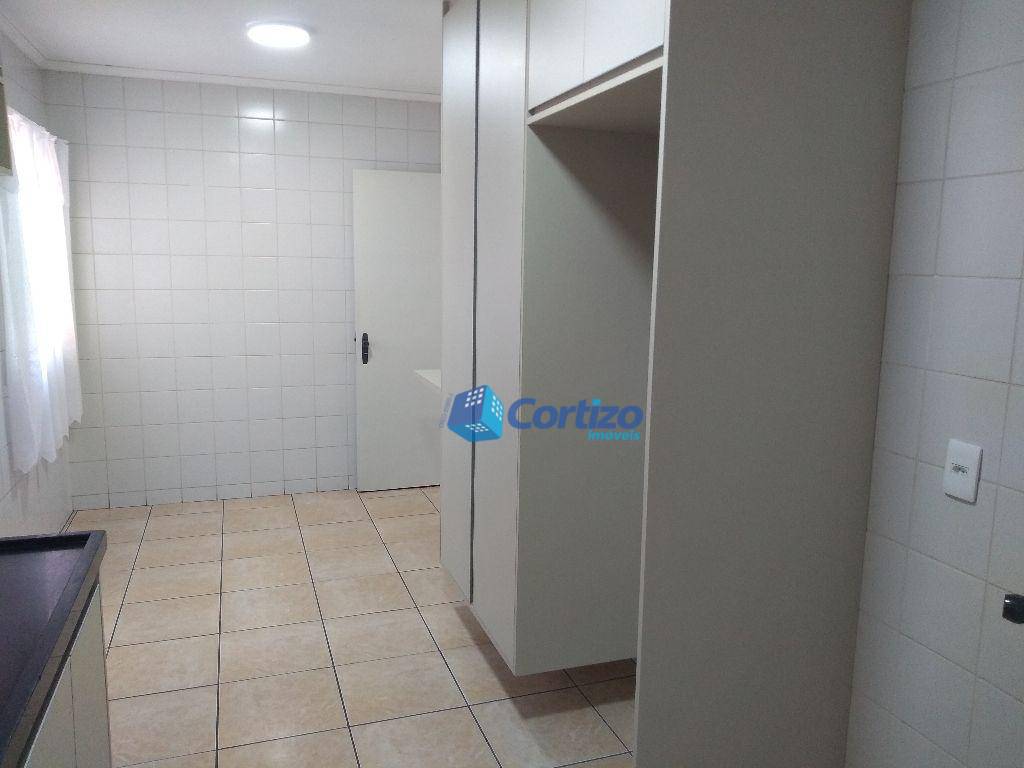 Apartamento para alugar com 3 quartos, 96m² - Foto 5