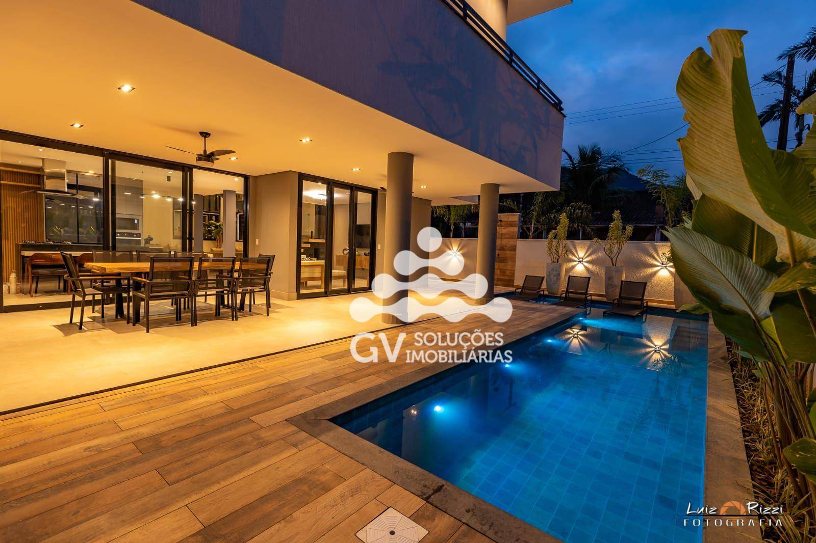 Casa de Condomínio à venda com 5 quartos, 330m² - Foto 4