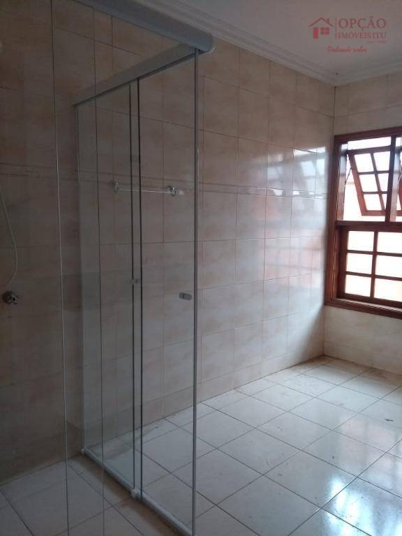 Casa para alugar com 3 quartos, 221m² - Foto 14