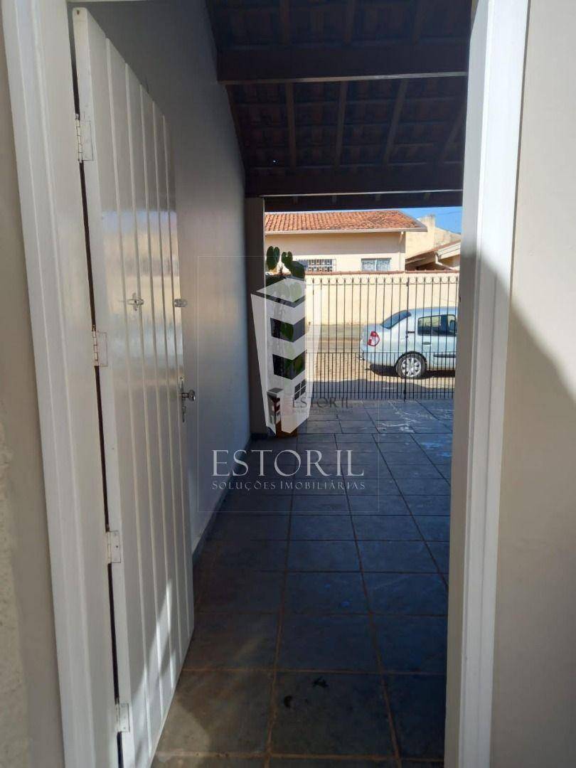 Casa à venda com 4 quartos, 150m² - Foto 1