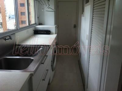 Apartamento para alugar com 3 quartos, 220m² - Foto 5