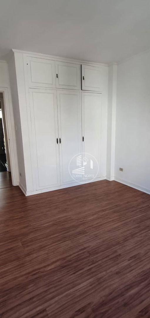 Apartamento à venda com 3 quartos, 256m² - Foto 18