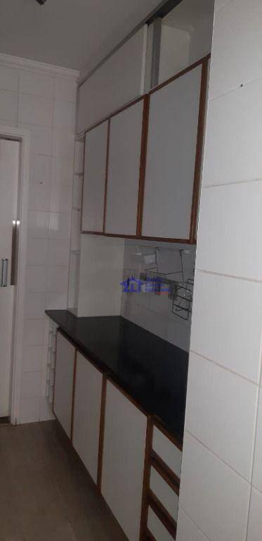 Apartamento para alugar com 2 quartos, 67m² - Foto 21