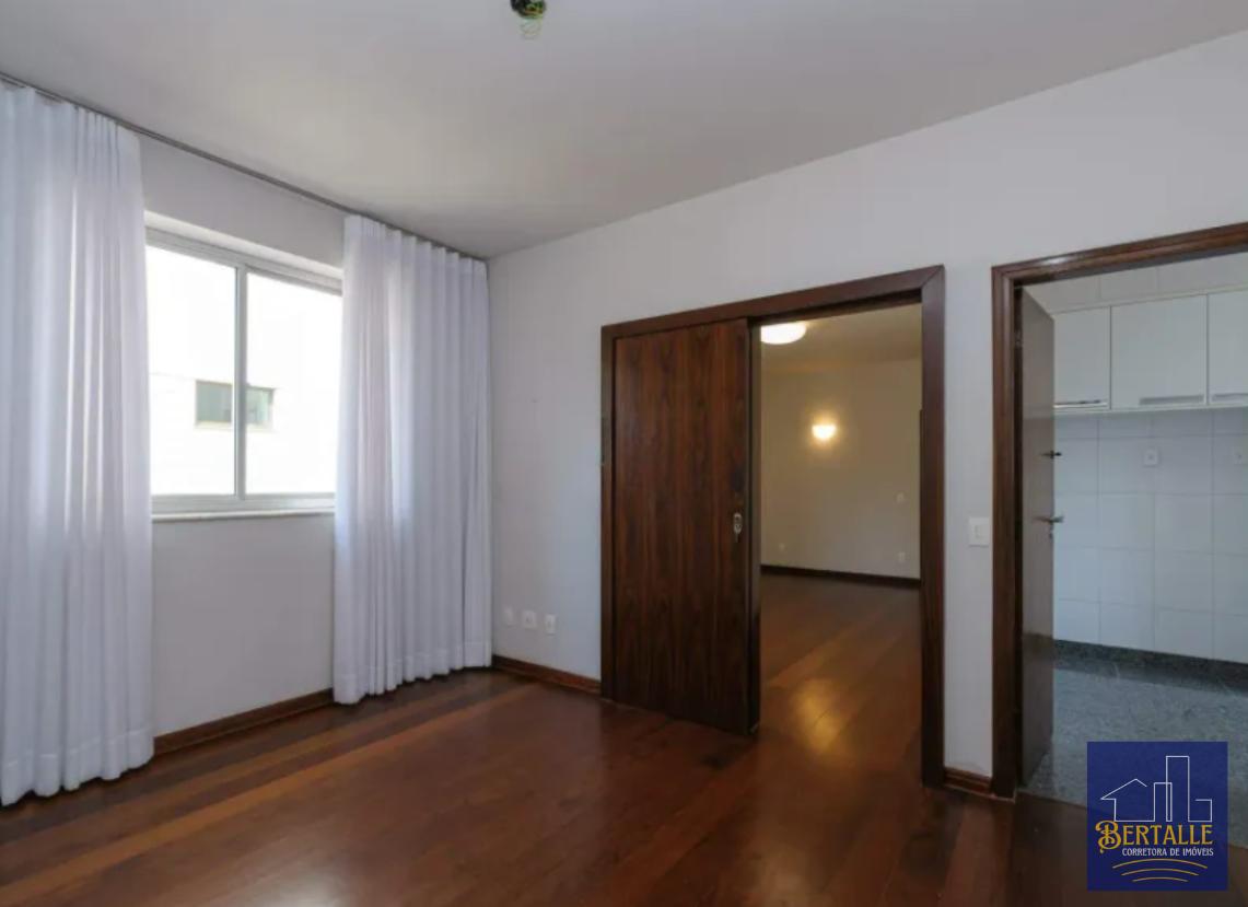 Apartamento à venda com 4 quartos, 150m² - Foto 1