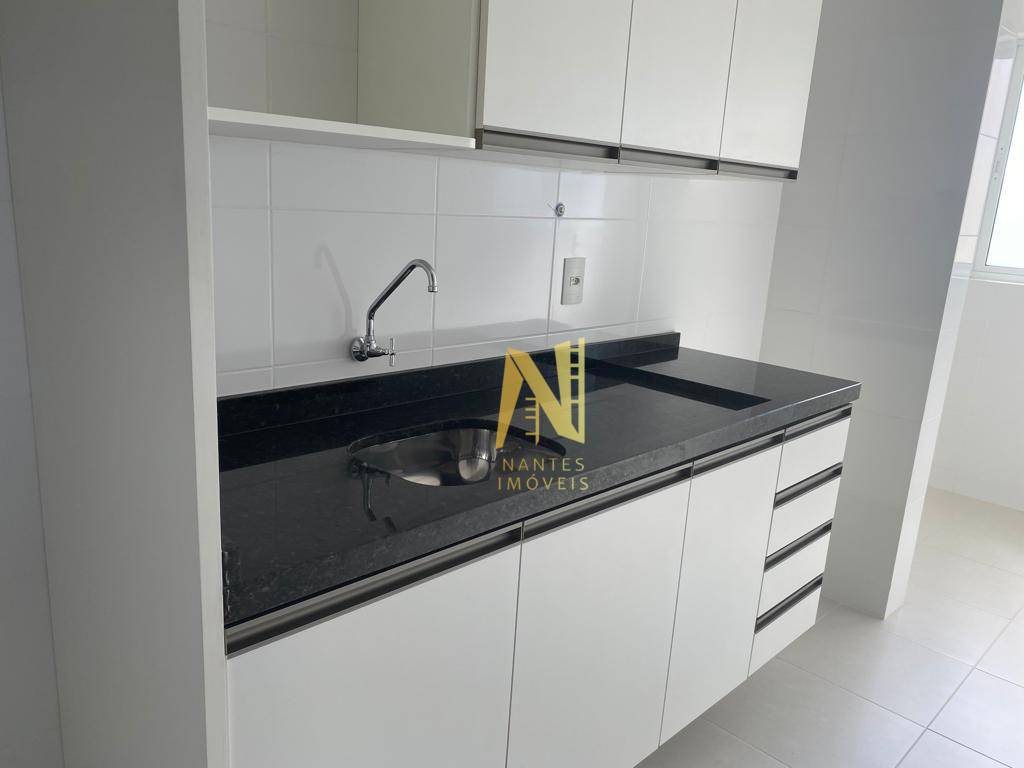 Apartamento à venda com 3 quartos, 123m² - Foto 4