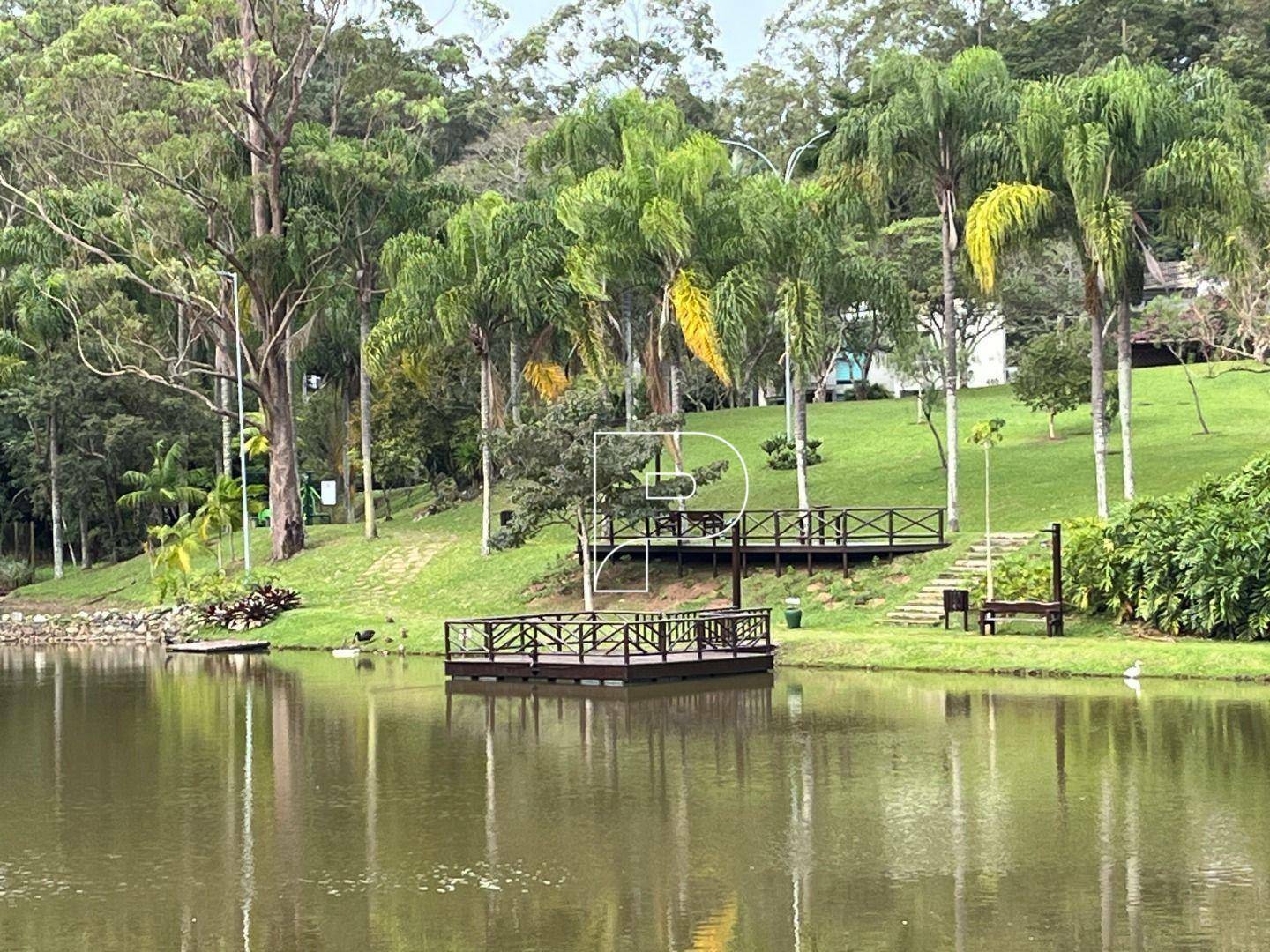 Casa de Condomínio à venda com 4 quartos, 335m² - Foto 2