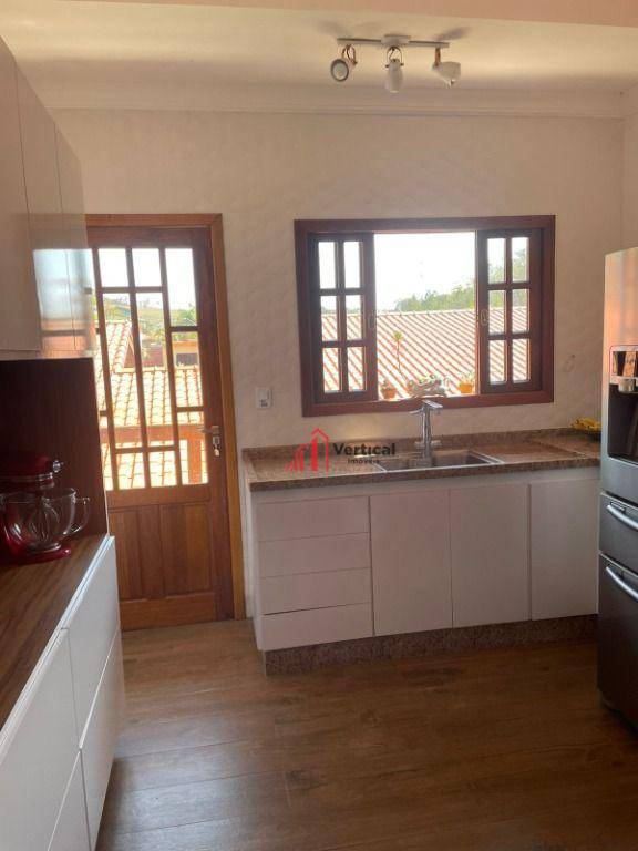 Sobrado à venda com 3 quartos, 300m² - Foto 9