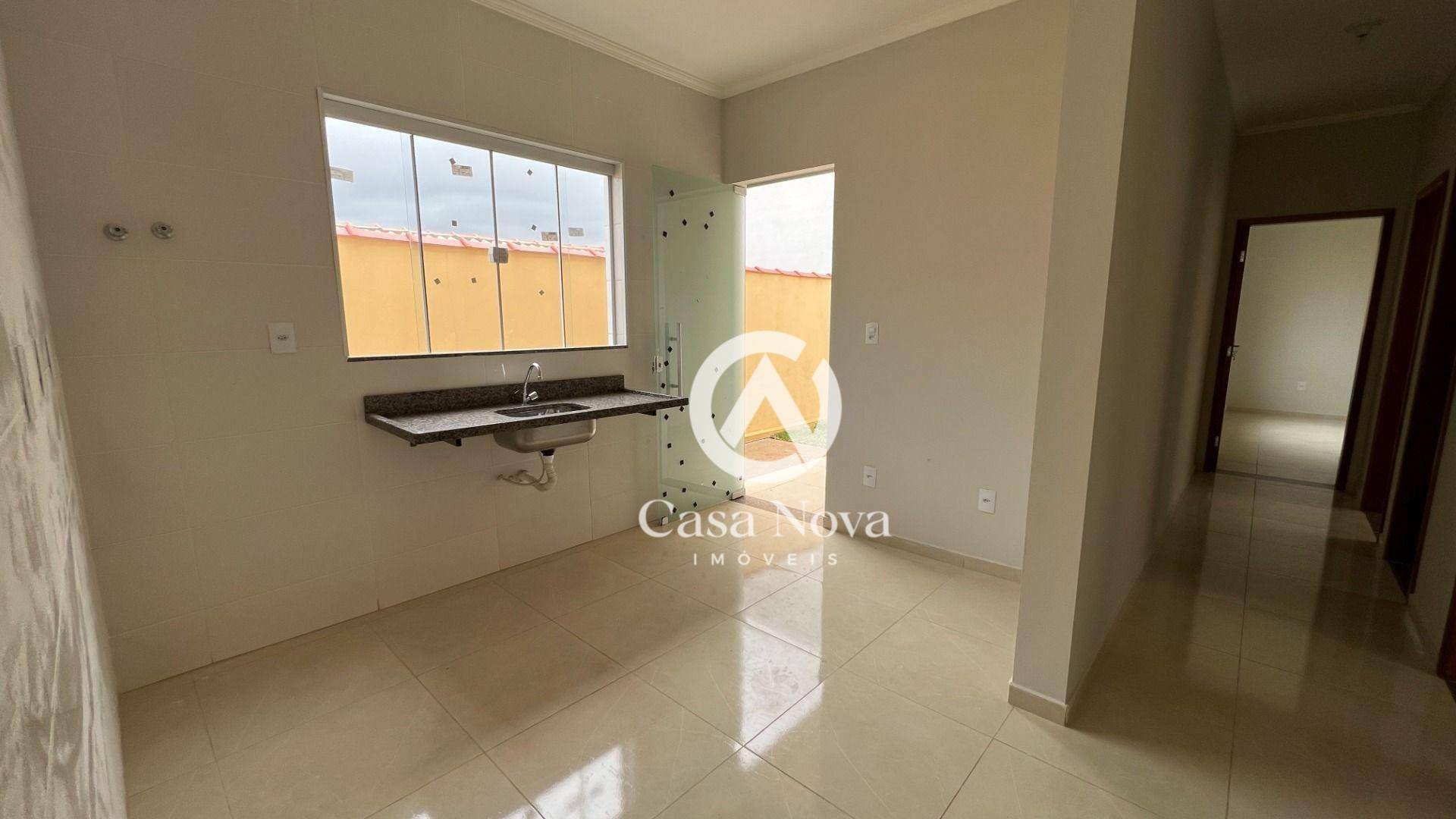 Casa à venda com 3 quartos, 100m² - Foto 5