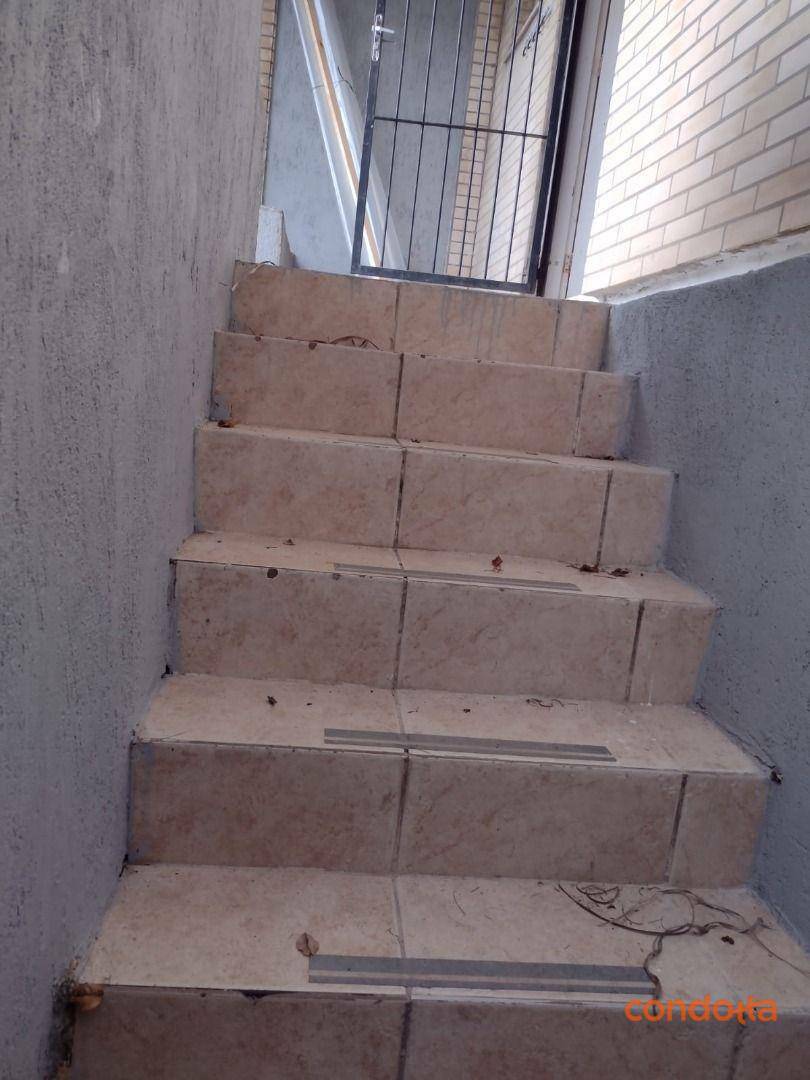 Casa para alugar com 3 quartos, 120m² - Foto 3