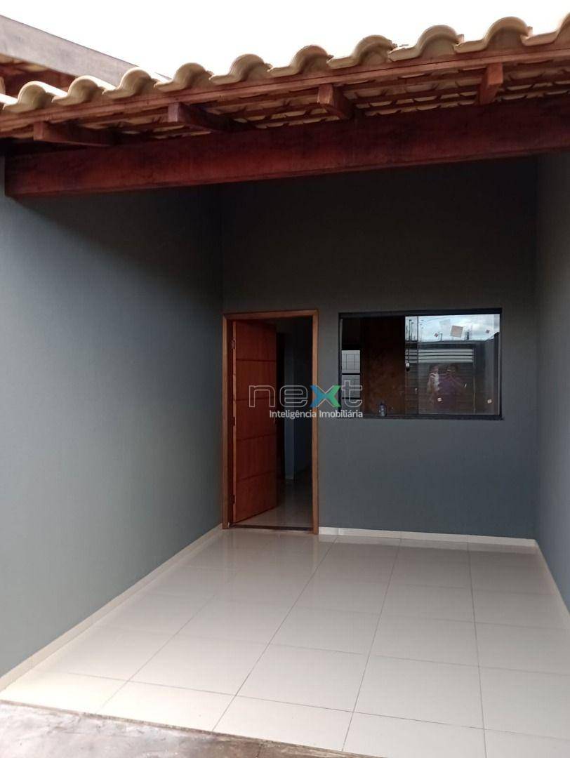 Casa à venda com 2 quartos, 65m² - Foto 1