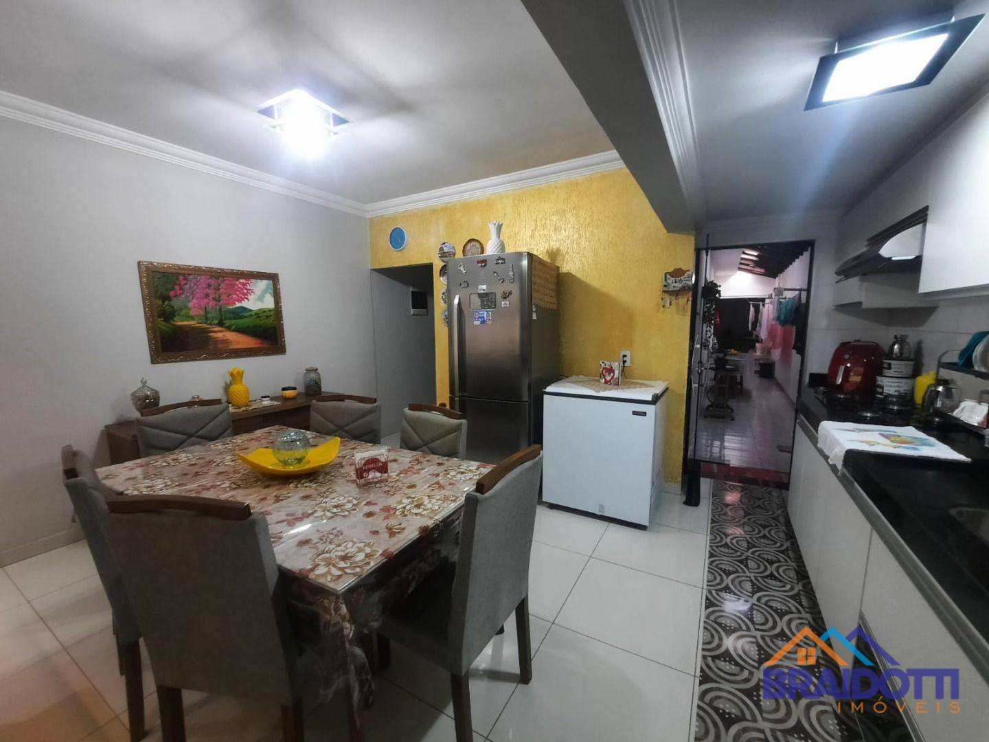 Casa à venda com 3 quartos, 130m² - Foto 4