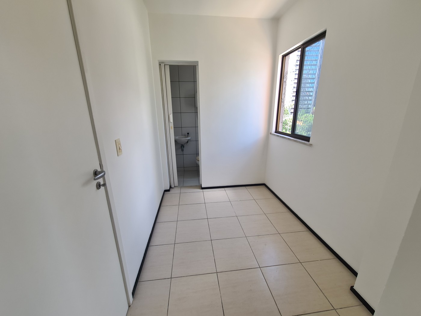 Apartamento para alugar com 2 quartos, 83m² - Foto 11