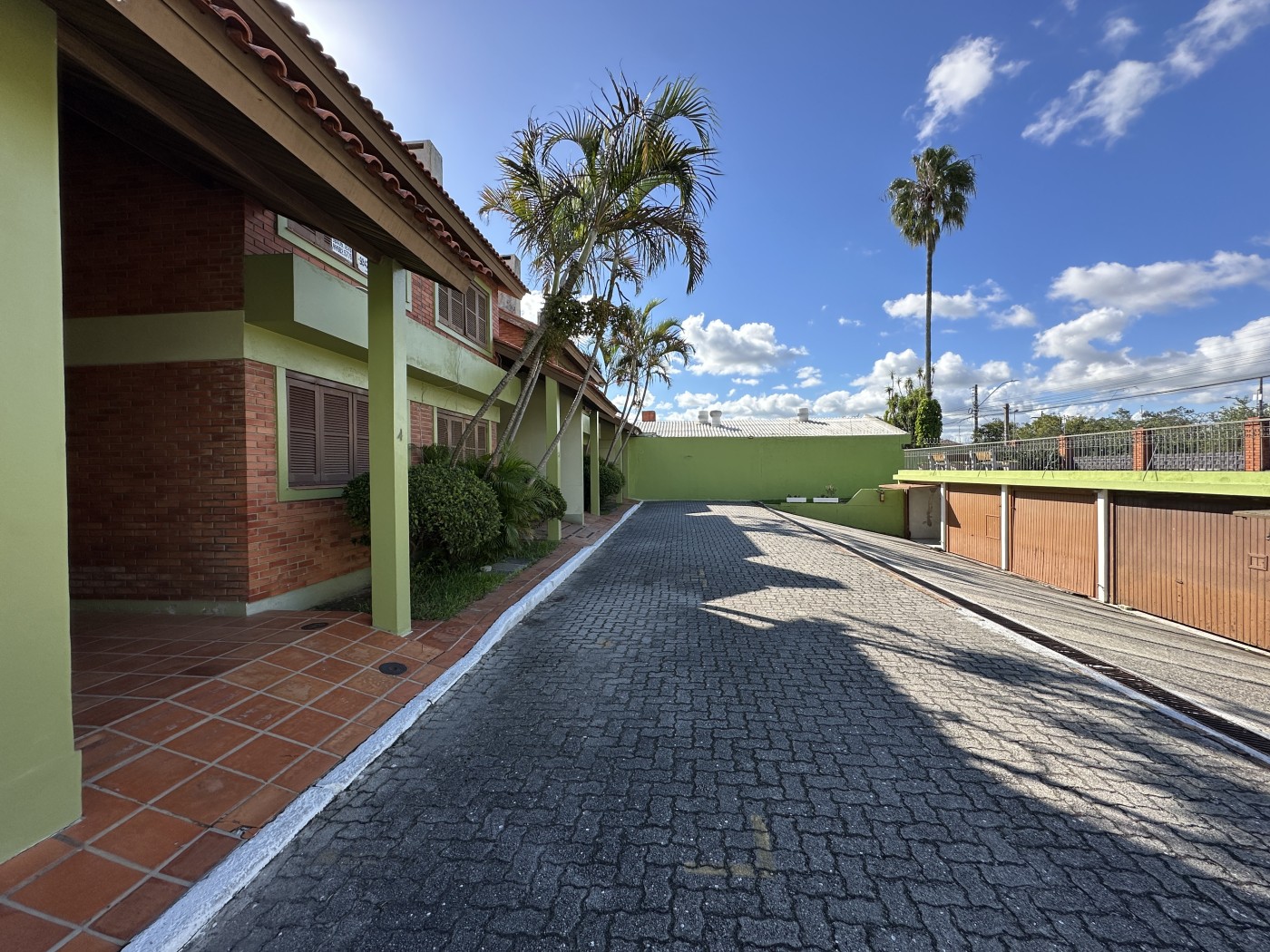 Casa de Condomínio à venda com 3 quartos, 186m² - Foto 2