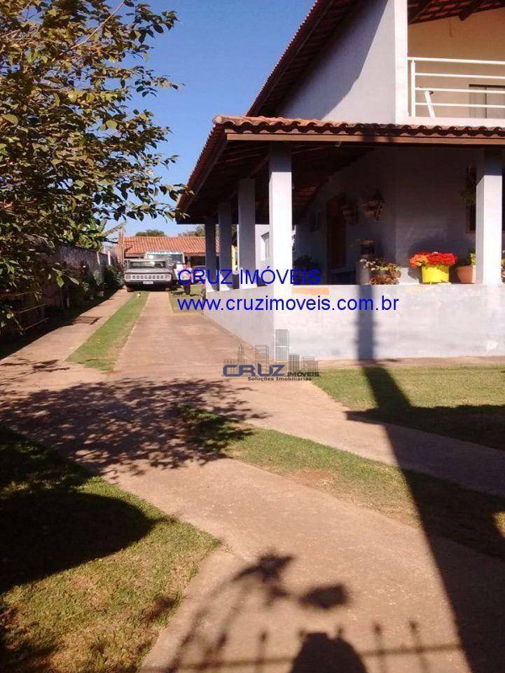 Casa à venda com 3 quartos, 400m² - Foto 2