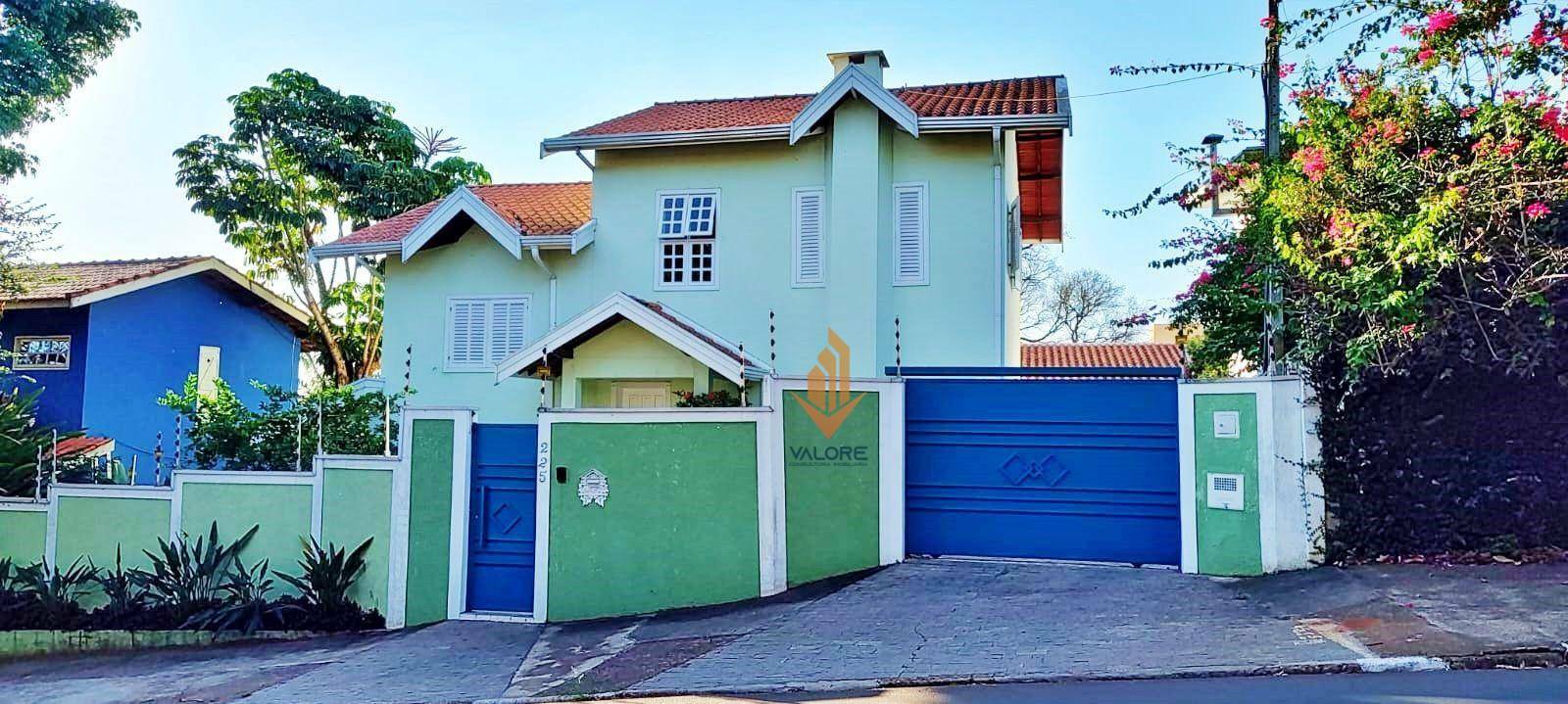 Casa à venda com 3 quartos, 264m² - Foto 1