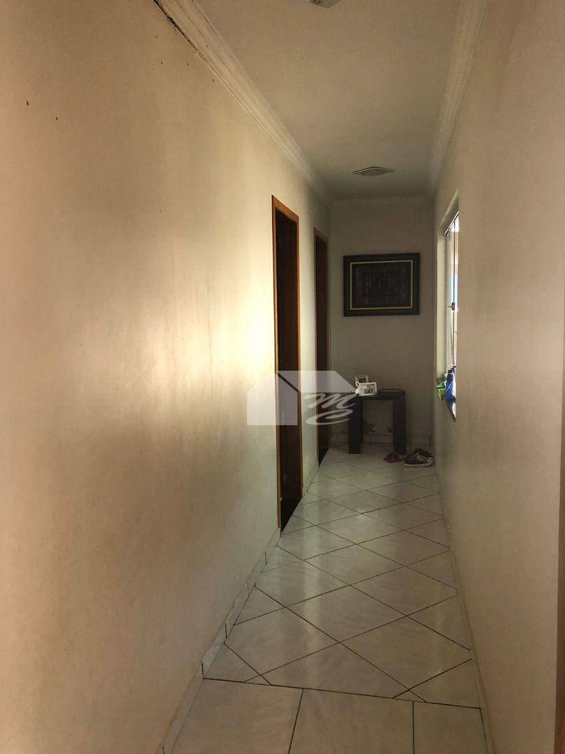 Casa à venda com 4 quartos, 200m² - Foto 8