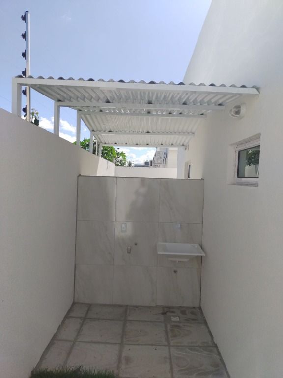 Casa de Condomínio à venda com 3 quartos, 64m² - Foto 2