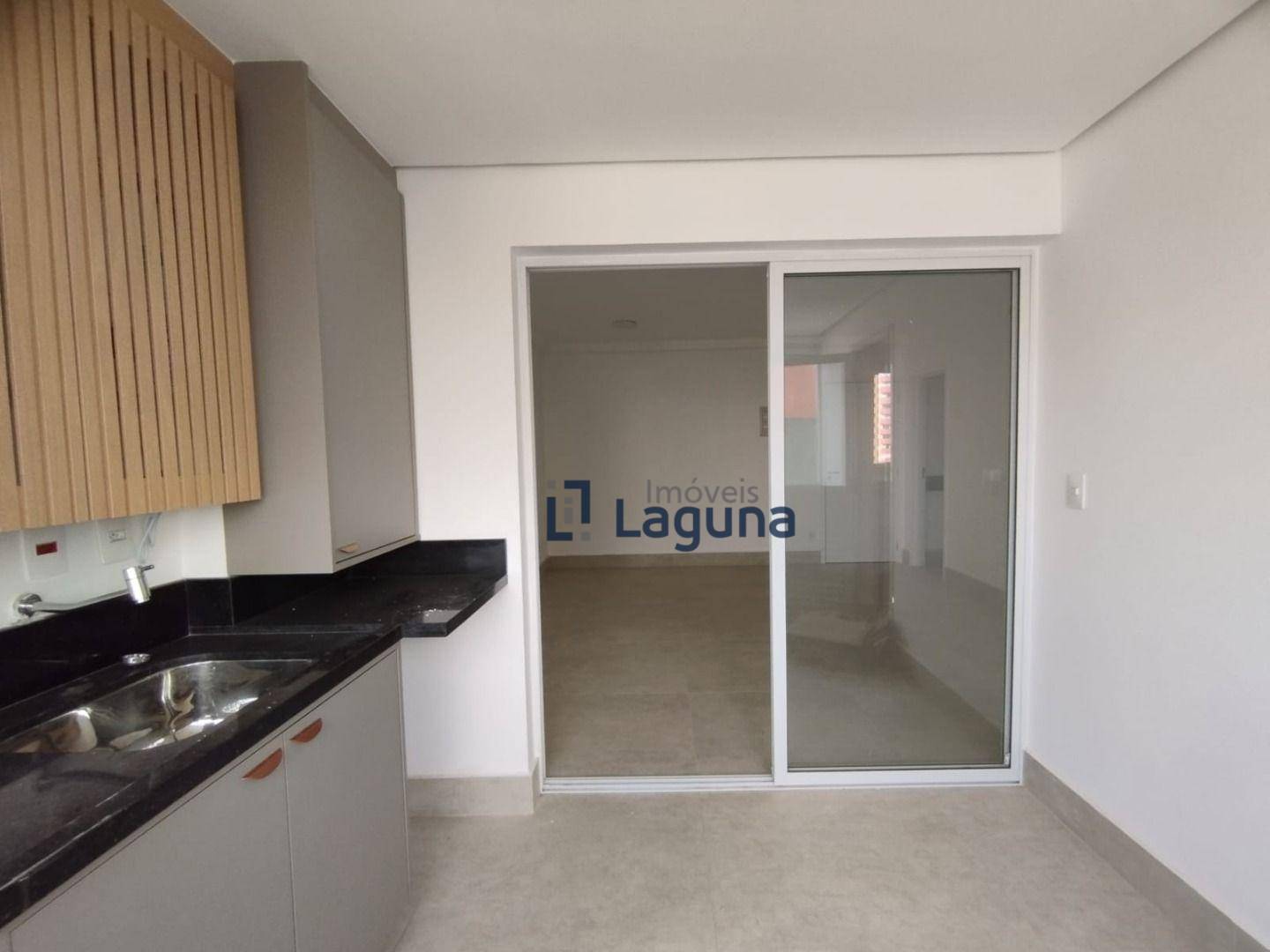 Apartamento para alugar com 1 quarto, 65m² - Foto 5