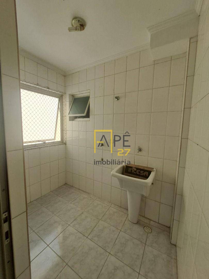 Apartamento para alugar com 3 quartos, 76m² - Foto 17