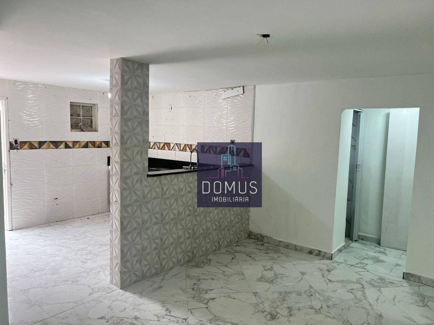 Casa à venda com 3 quartos, 100m² - Foto 1