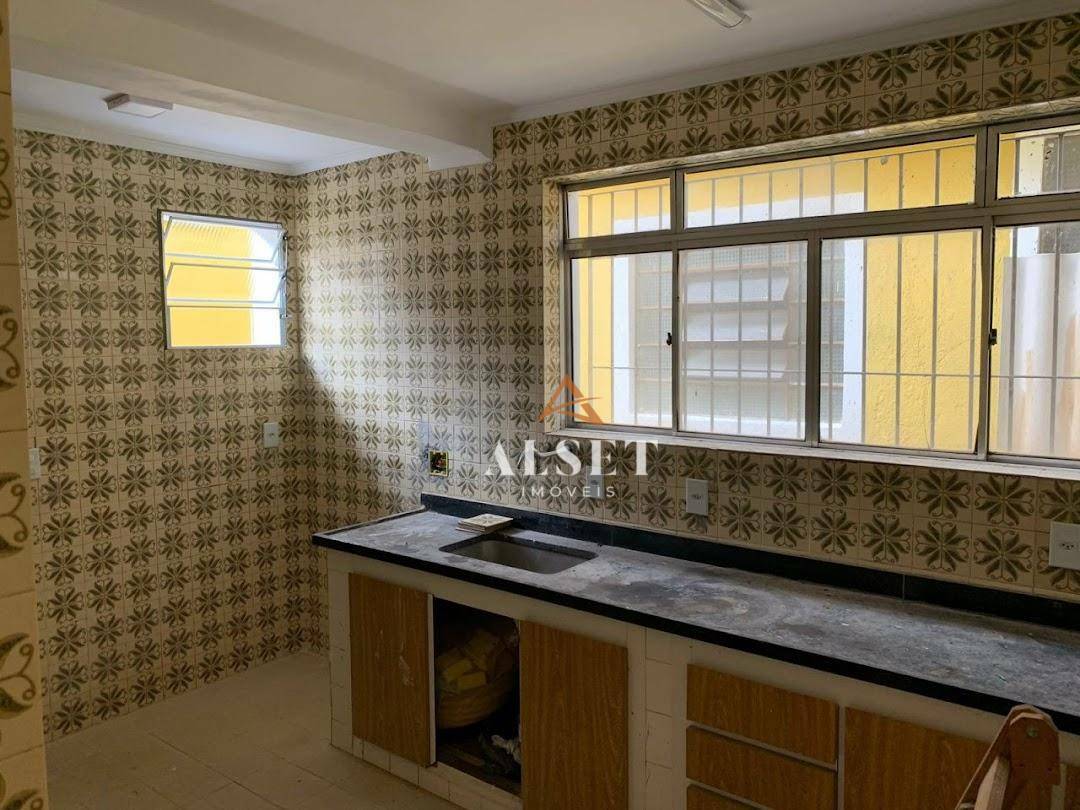 Sobrado à venda e aluguel com 3 quartos, 240m² - Foto 7