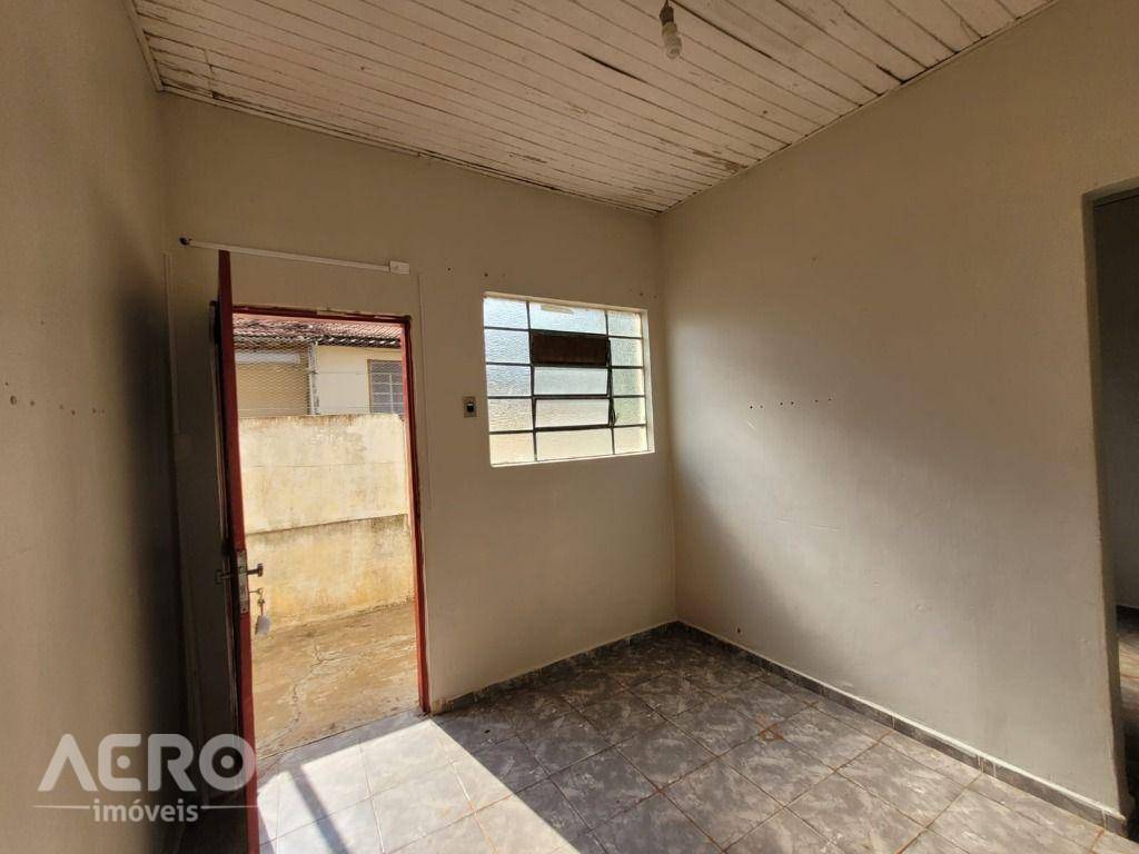 Casa à venda com 3 quartos, 200m² - Foto 25