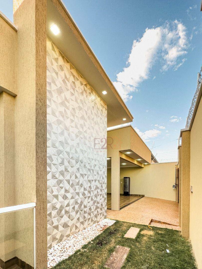 Casa à venda com 3 quartos, 183m² - Foto 1