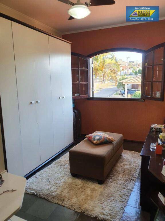 Casa de Condomínio à venda com 3 quartos, 304m² - Foto 8