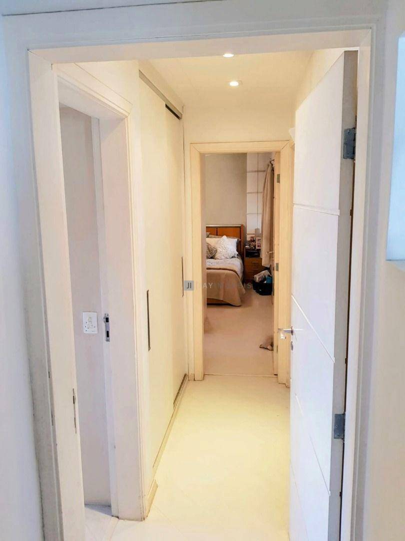 Apartamento à venda com 4 quartos, 130m² - Foto 17