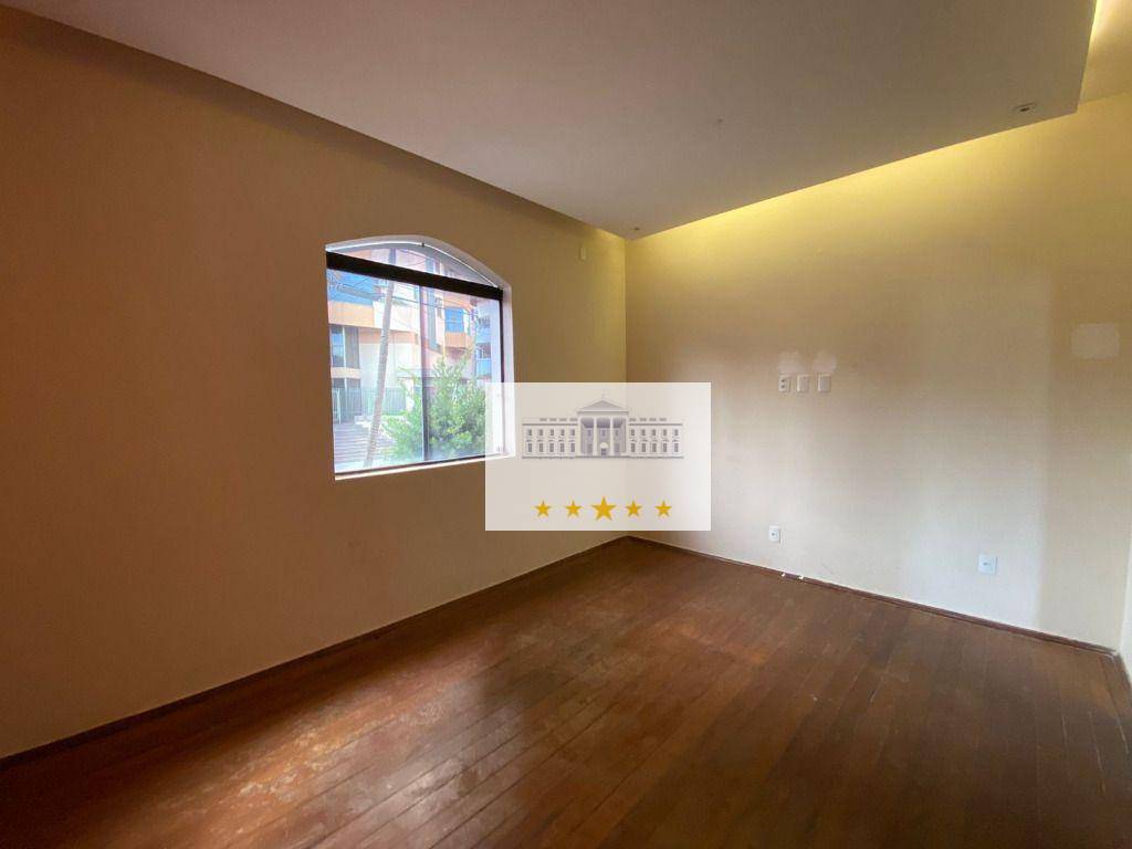 Casa para alugar com 3 quartos, 380m² - Foto 4