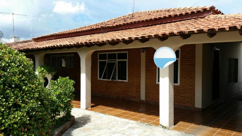 Casa à venda com 3 quartos, 300m² - Foto 1