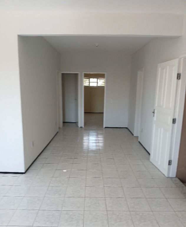 Casa para alugar com 2 quartos, 150m² - Foto 13