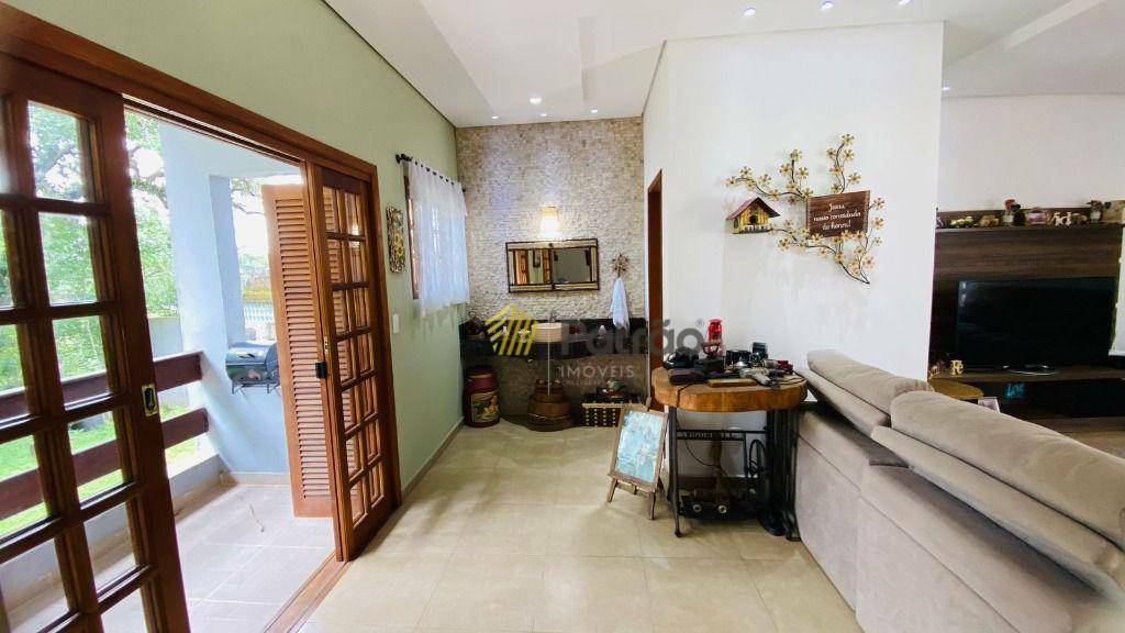 Casa à venda com 3 quartos, 474m² - Foto 2