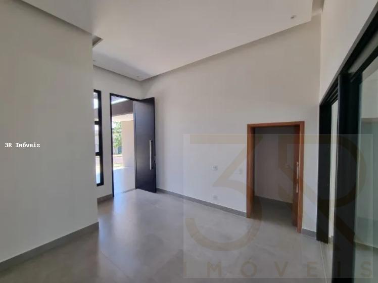 Casa de Condomínio à venda com 3 quartos, 250m² - Foto 4