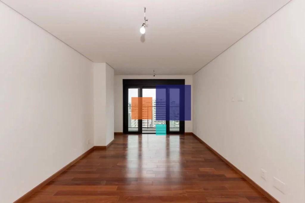 Apartamento à venda com 3 quartos, 208m² - Foto 9