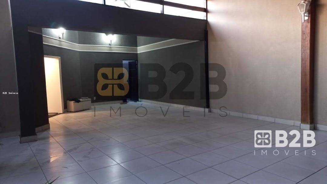 Casa à venda com 3 quartos, 250m² - Foto 14