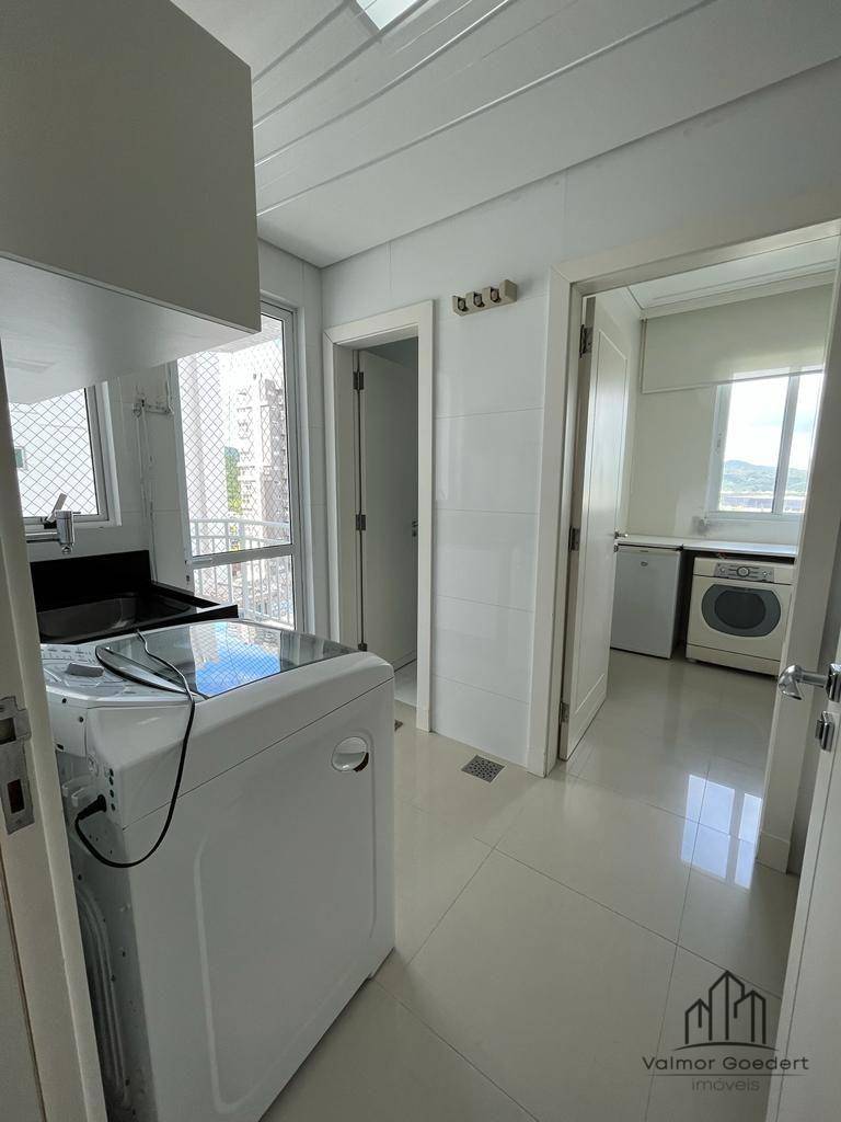 Apartamento à venda com 3 quartos, 185m² - Foto 15